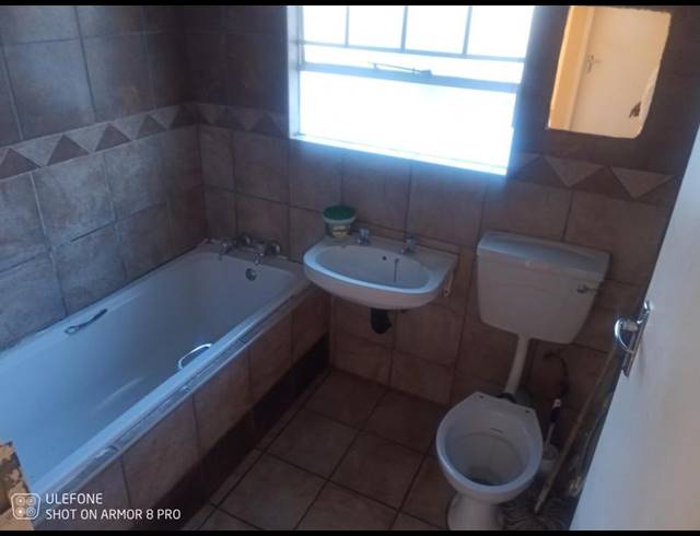 2 BEDROOM APARTMENT FOR SALE IN BOKSBURG EAST